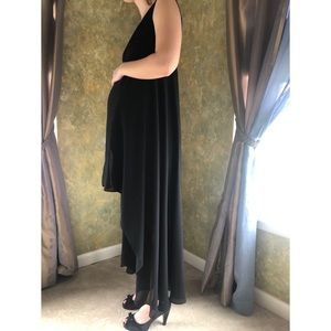 A pea in the pod Black maternity dress